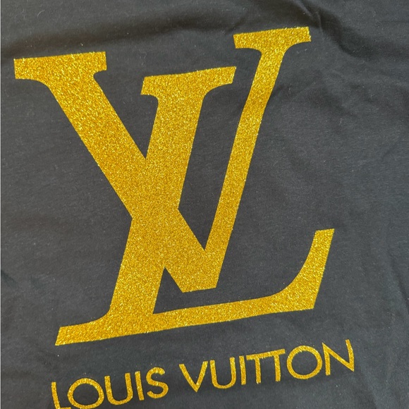 Gildan Black T-Shirt with Gold Logo - Picture 2 of 4